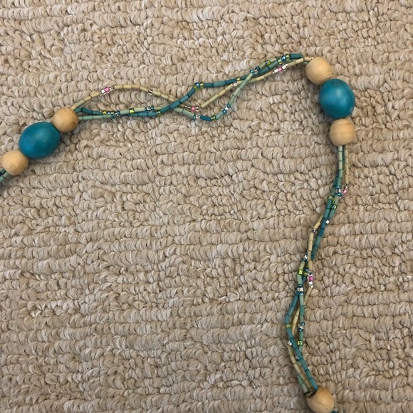 Boho beige & turquoise wood bead pullover necklace - Picture 4 of 7